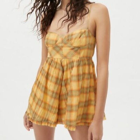 NWT Urban Outfitters Lorelei Crinkle Cotton Romper - Yellow- Small - Sold Out! - Picture 1 of 6